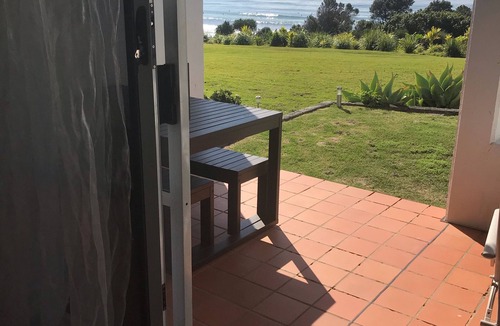 Lennox Head Apartment | 21 The Quarterdeck Stylish waterfront accommodation