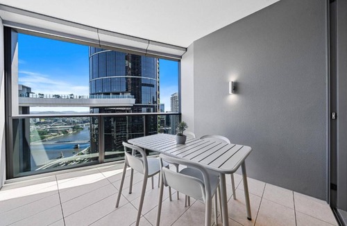 Brisbane Central Business District Apartment | 2BR Apt Lv 23 Queens Wharf Residence with Carpark - Privately Managed