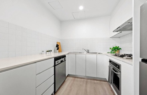 Chippendale Apartment | 2BR Chippendale | Free Parking, Walk to Central