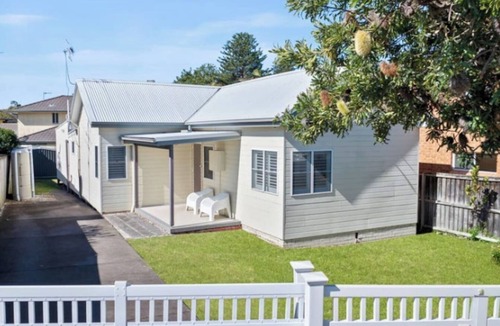 Blue Bay House | 3 BDRM Coastal Retreat | Steps to Blue Bay Beach