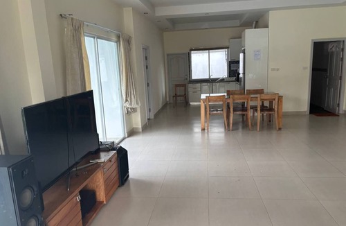Huai Yai Villa | 3-bedroom villa in peaceful Pattaya Bang Lamung District with AC