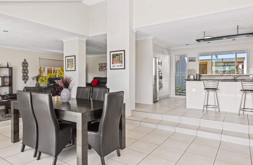 Maroochydore House | 3 bedroom Waterfront Gem on Maroochydore Canal