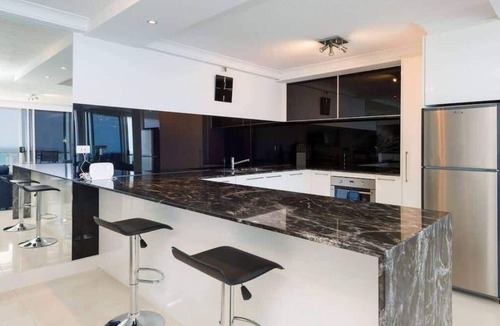 Surfers Paradise Apartment | 34B Peninsula Central Surfers Paradise Ocean Views