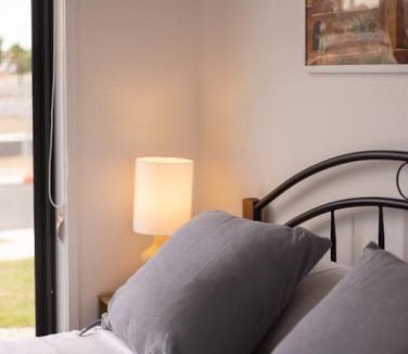 Browns Plains House | 3BR home with cozy interior design