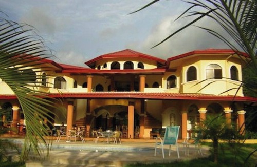 Baru Villa | 3BR, Spectacular Jungle Villa w Waterfalls & Toucans