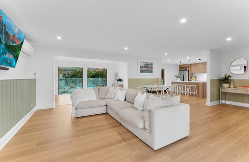 Southport House | 4BR Family Home with Ping Pong & Snooker Table | Theme Parks