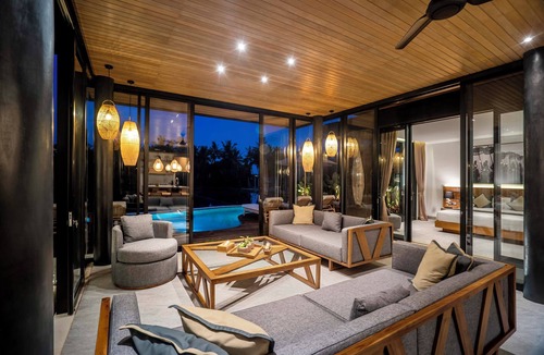 Pengosekan Villa | 4BR Villa Tenang Tropical Modern Villa with Private Pool in Ubud's Nature