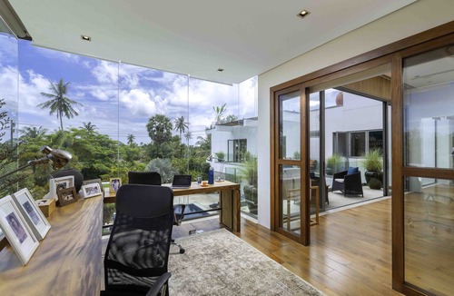 Khok Kloi Villa | 4BR Villa White Skies, Sleep 8, Breakfast, Staff