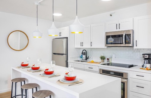Waikiki Apartment | 5 min Beach Walk, Upscale with Parking, No Resort Fee