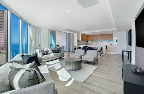 Gold Coast Apartment | 5-Star Panoramic Oceanview Sub-Penthouse
