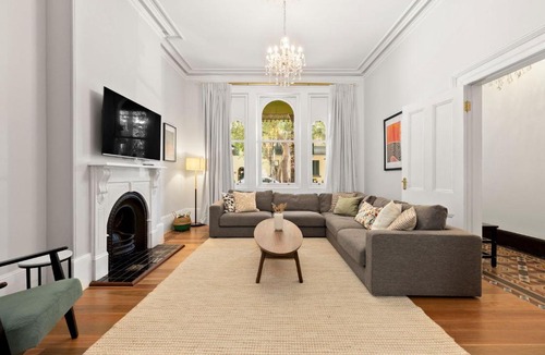 Millers Point Apartment | 6-Bed Home with Alfresco Dining and Harbour Views
