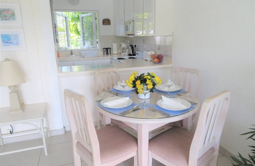 Rockley Apartment | A Beautifully Cool & Clean 1 Bedroom Apartment, sleeps 4