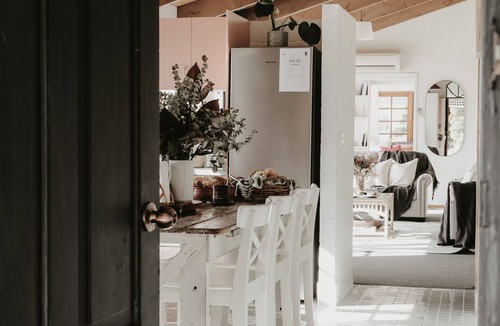 Bywong Cottage | A charming cottage amongst a pine forest close to Canberra