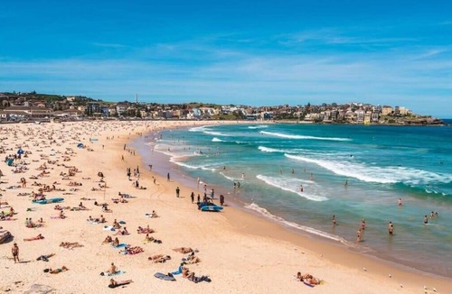 Bondi Beach Apartment | A Chic Beach Studio, 5min stroll to Bondi Beach