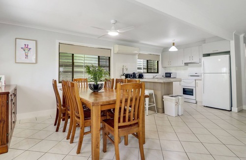 Emu Park House | "A" FRAME ON FERGUSON