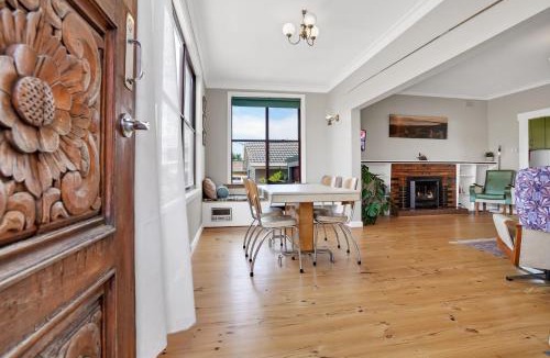 Warrnambool House | A Wave from it All