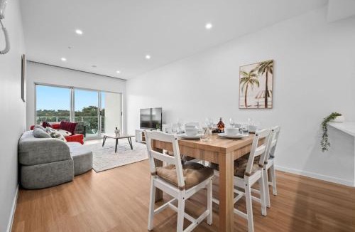Mitchelton Apartment | Across from Train and Bus Station Pool Gym and View