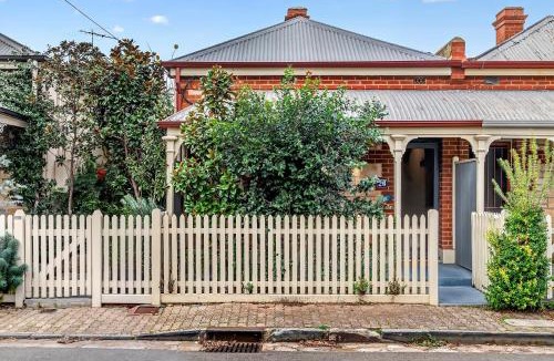 Adelaide Central Business District House | Ada Art Deco by Host Solutions Hutt St, Heritage