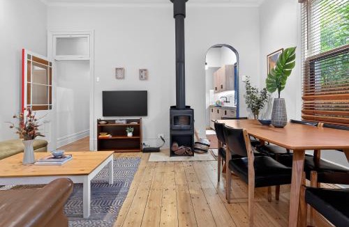 Adelaide Central Business District House | Ada Art Deco by Host Solutions Hutt St, Heritage