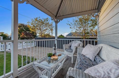 Stanthorpe House | Addisons Stanthorpe with hot tub