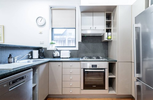Annandale House | Adorable Abode In Annandale Village With Parking