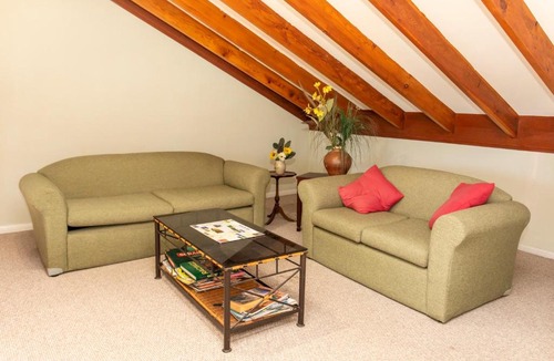 Redcliffe Bed & Breakfast | Ainslie Manor Guest House