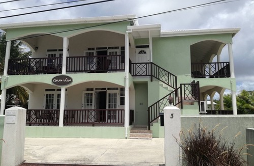 Welches Villa | Air conditioned Studio 1st floor with a pool