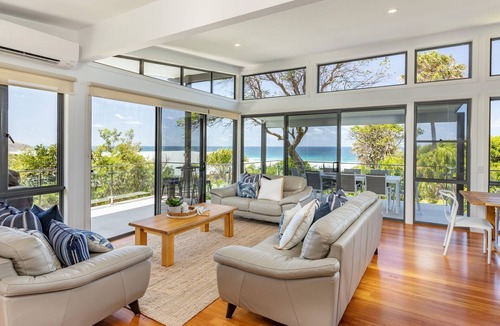 Blueys Beach House | Aiyana. coastal indulgence at Blueys Beach!