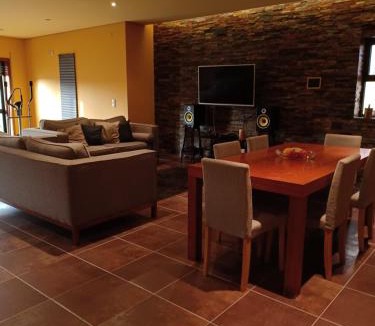 Mozelos House | Alegre moradia