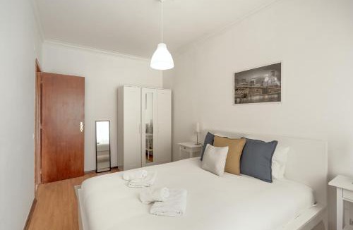 Cova da Piedade Apartment | Almada Central by Homing