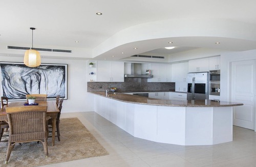 Noraville House | Aloha Beach Retreat by HolidayCo.