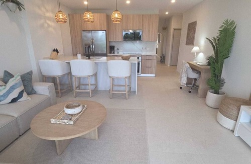 Lower Carlton Condo | Alora 7 – SkyPool Sundeck & Ocean View