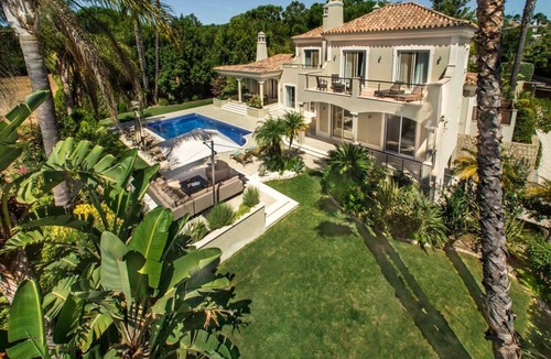 Almancil Villa | Amazing Algarve Villa | 5 Bedrooms | Villa Lillian | Private Pool & Ping Pong
