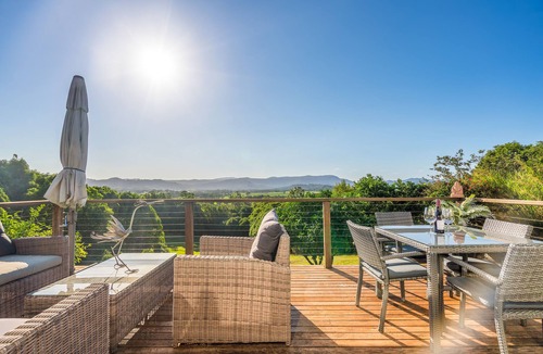 Myocum House | Amazing views of the hinterland, short drive to the beach and Byron