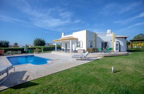 Alpouvar Villa | Amazing villa in Albufeira - Alke Vida