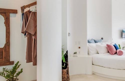 Moo 5 Resort | Ampersand Resort