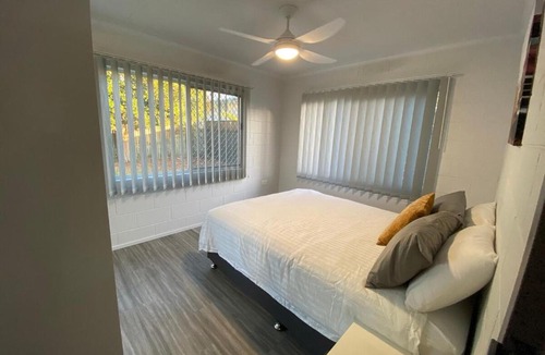 Andergrove Apartment | Andergrove Home with Leafy View with Wi-fi