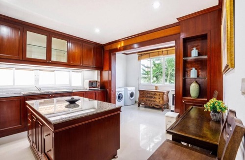 Ratsada Villa | Angel Pool Villa Phuket