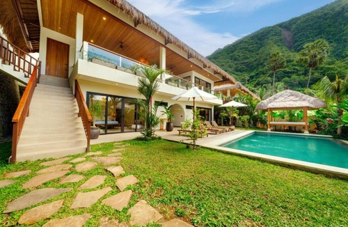 Purwakerti Villa | Angin Laut 3BR Exclusive Pool Villa w Ocean Views