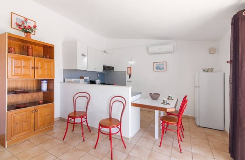 Silves Apartment | Apartment 'One Bedroom 1' with Shared Pool, Wi-Fi and Air Conditioning