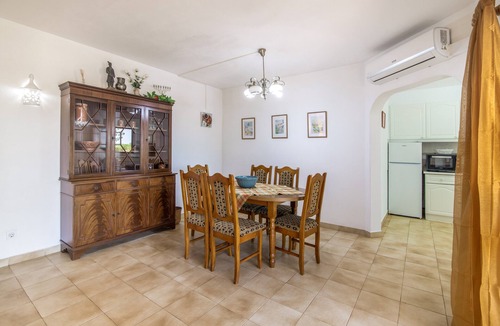 Silves Apartment | Apartment 'Two Bedroom 2' with Shared Pool, Wi-Fi and Air Conditioning