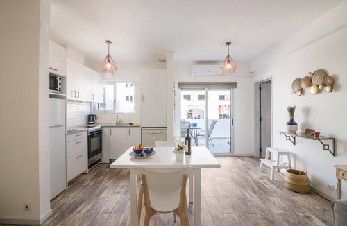 Santa Eulalia Apartment | Apartamento Patrick - Balaia with Shared Pool, Balcony & Wi-Fi