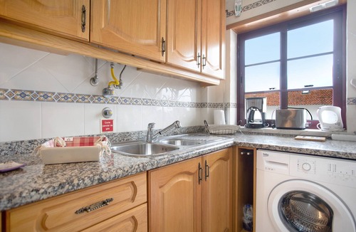 Ajuda Apartment | Apartment 'A O - La Source' with Balcony and Wi-Fi