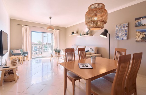 Alporchinhos Apartment | Apartment Brigitte with beautiful sea view, pool and tennis court