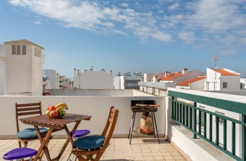 Vila Real Santo Antonio Apartment | Apartment Inara & Mayra's Home by Interhome