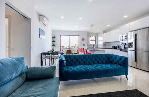 Santa Eulalia Apartment | Apartment 'Prime Suite - Albufeira, Algarve' with Sea View, Wi-Fi and Air Conditioning