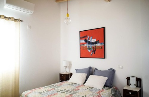 Evoramonte House | Apartment Suite with Living Room and Kitchenette