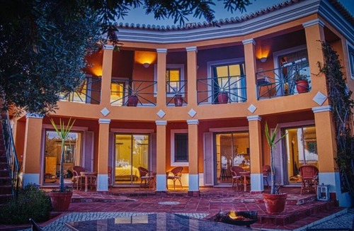 Albardeira Apartment | Apartment with pool and Meia Praia beach access