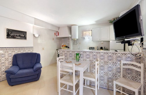 Pata de Baixo Apartment | Apartment with Shared Pool, Wi-Fi and Air Conditioning