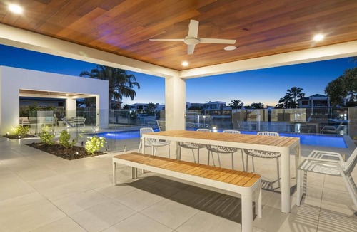 Banksia Beach House | Aqua Grande - Raptor Parade, Banksia Beach